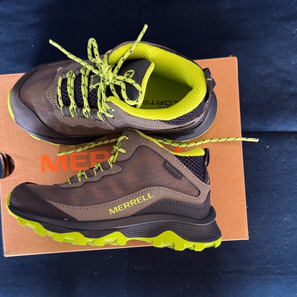 NEW Merrell Kids' Moab Hiking Boots Size 11M